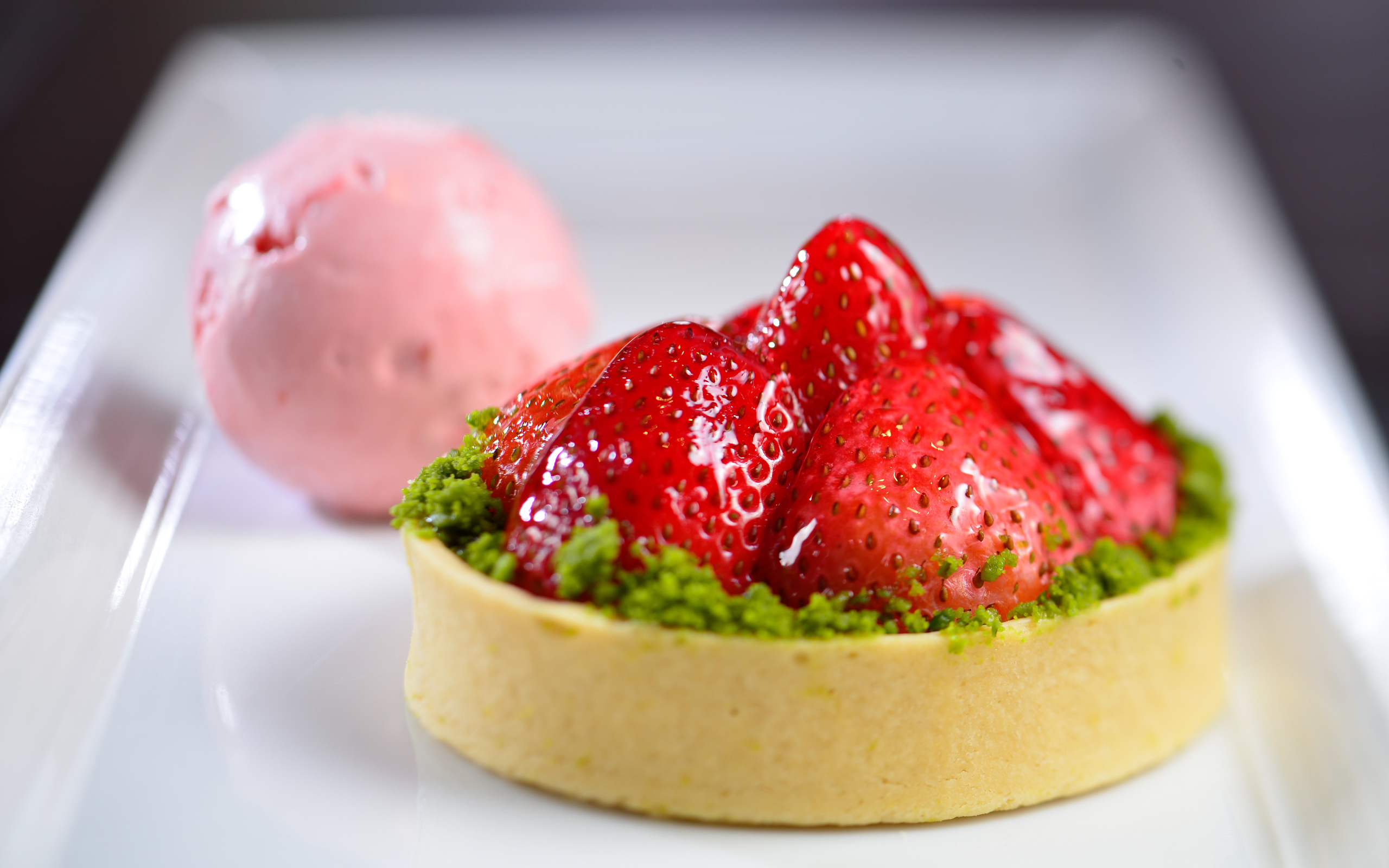 Фото 17 — Мороженое с клубникой